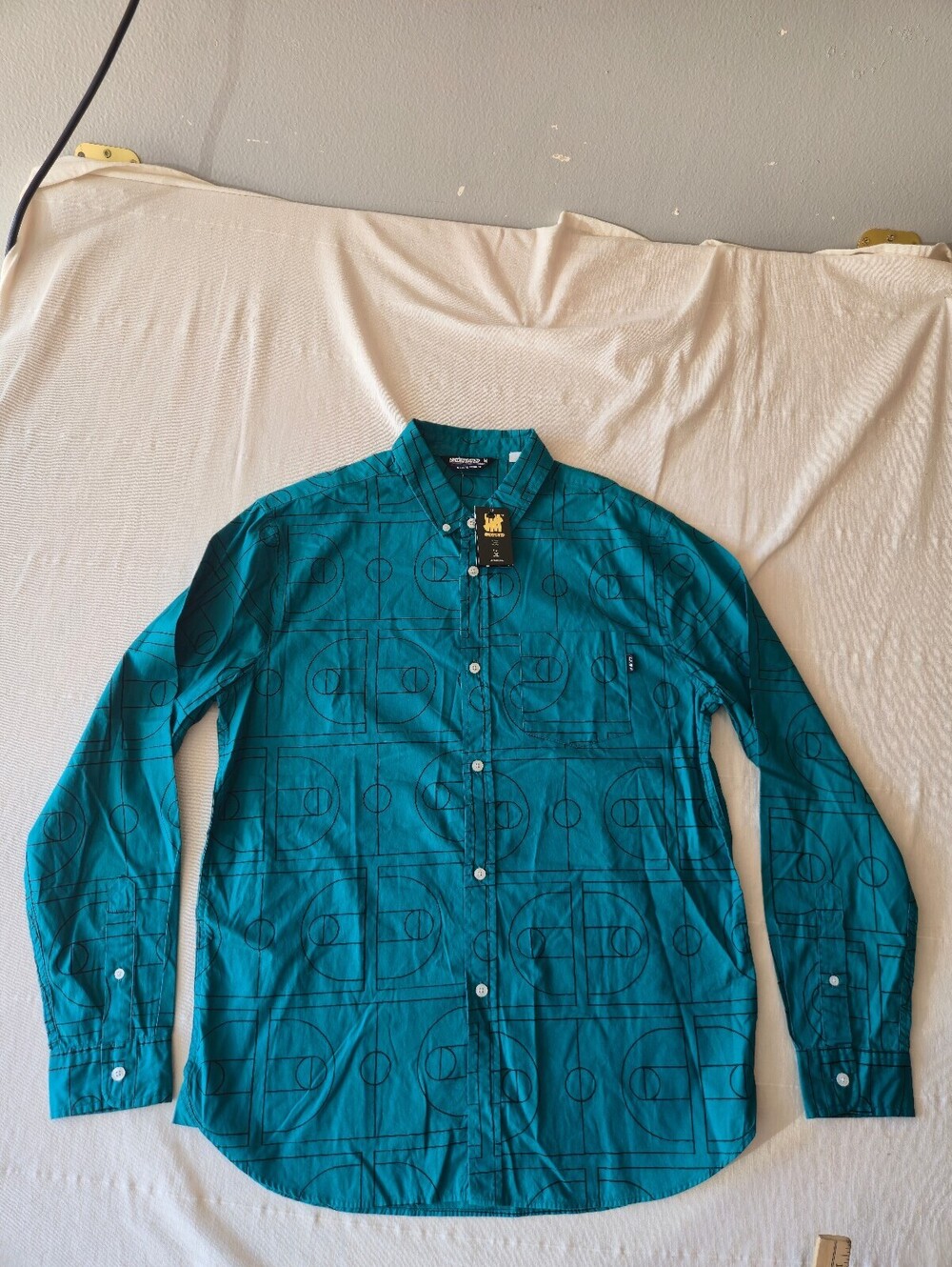 Undefeated 2014 Basketball Court Print Button-Up Long Sleeve Shirt Medium Nwt